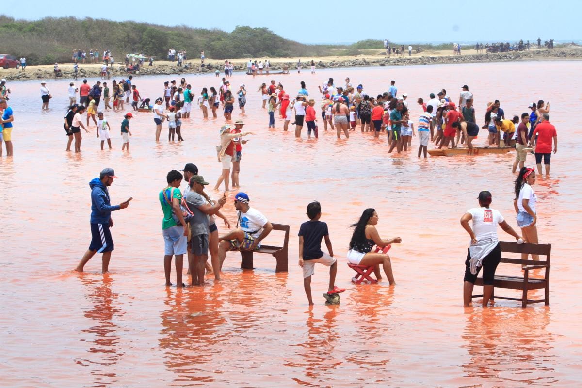Salinas de Galerazamba: un bello paisaje que ya sufre con las basuras de los visitantes