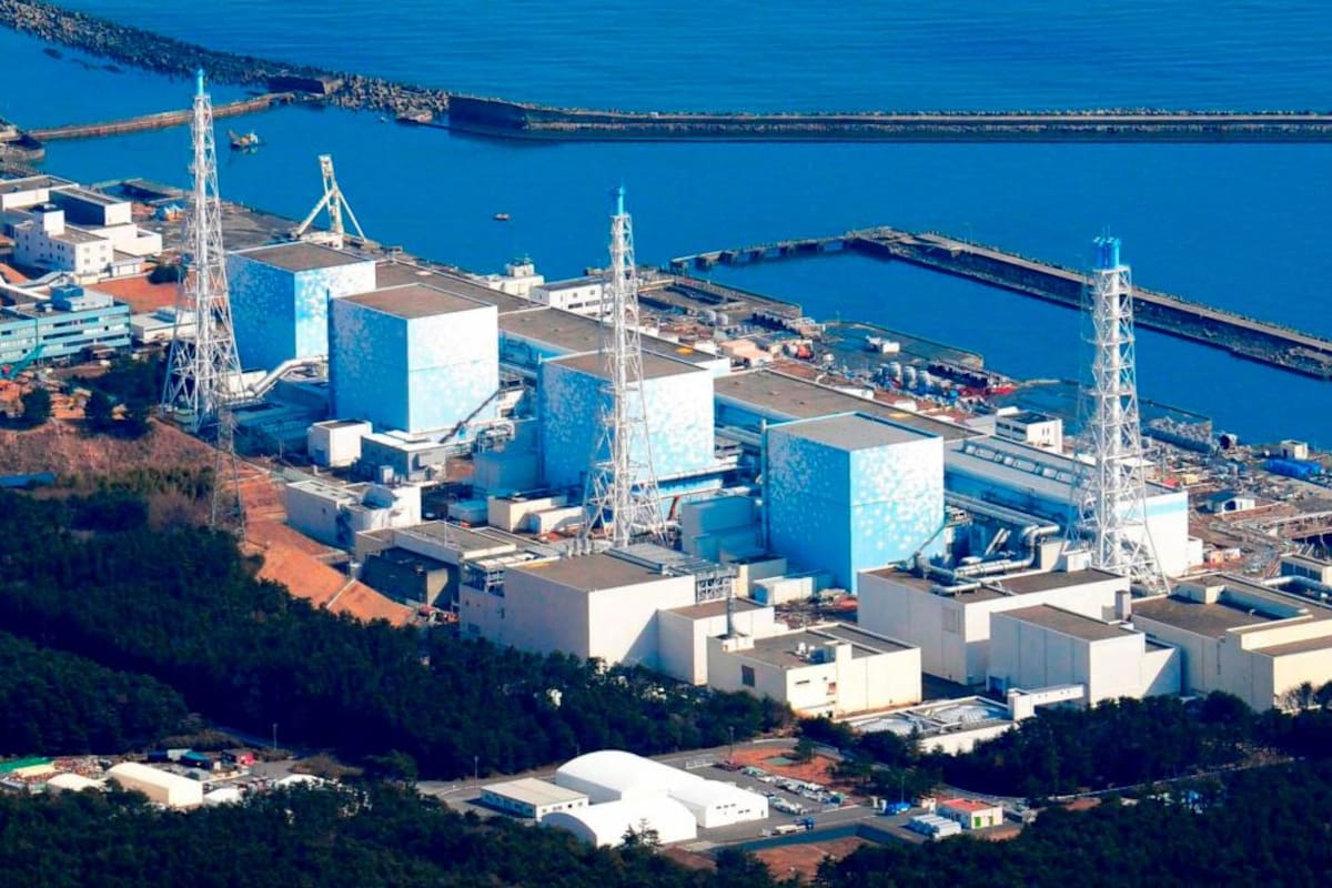 China pide a ministro japonés que beba agua de central Fukushima