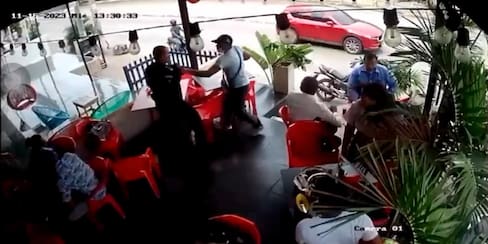 Video: balean a miembro de la Armada para robarle el celular en restaurante