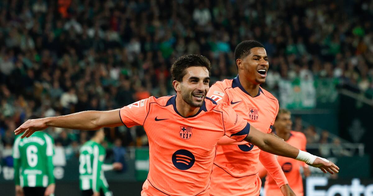 'Cucho' Hernández marcó gol en la derrota de Real Betis ante Barcelona: véalo aquí