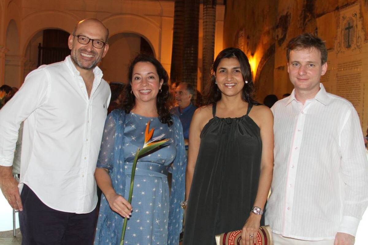 Mauricio Rodríguez, embajador de Colombia en Reino Unidos; Barbara Croisdale-Appleby, Sugey Pinzón y Lindsay Croisdale-Appleby, embajador Británico. fotos Maruja Parra/El Universal/