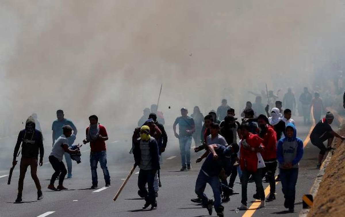 “Fuera Lenín”, “Lenín corrupto” eran algunos de los eslóganes que coreaban los manifestantes. // EFE