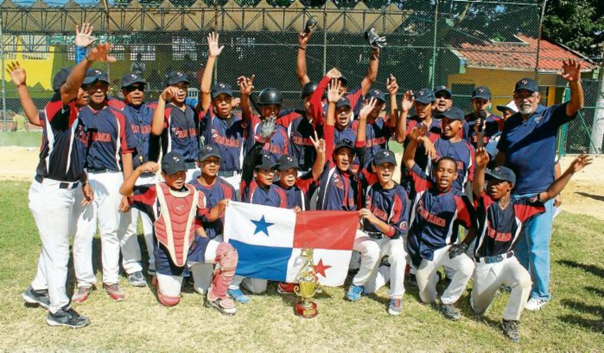 Panamá fue el único equipo invicto en este torneo y se quedó con el título tras vencer a Colombia 10-0. Saturnino Váquez, Qhubo Barranquilla.