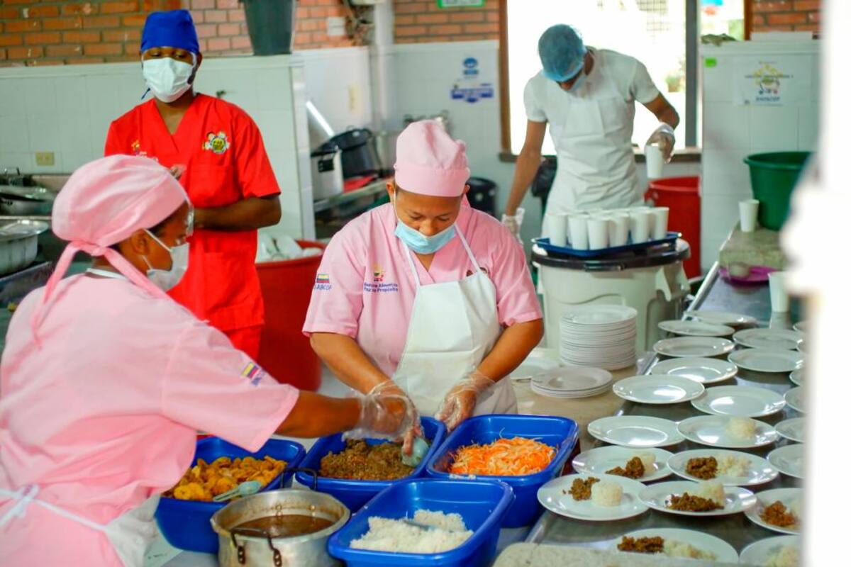 Más de 1.200 estudiantes de Cartagena cuentan con nuevos comedores escolares
