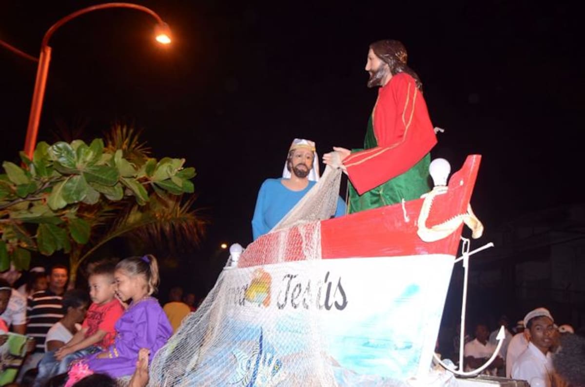 Cuadros vivos de la Semana Santa expuestos en el parque principal de Tolú. MANUEL SANTIAGO PÉREZ - EL UNIVERSAL
