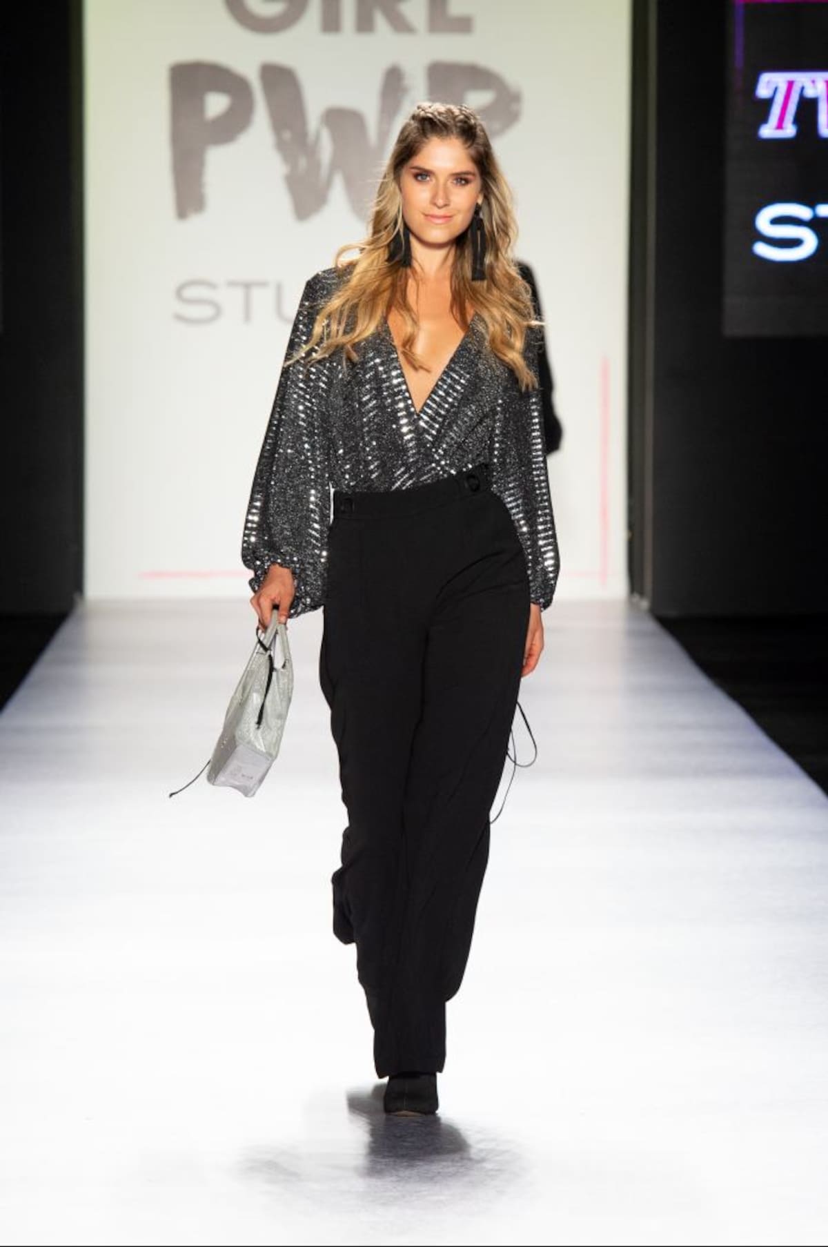 La modelo y periodista Laura Tobón. CORTESÍA INEXMODA