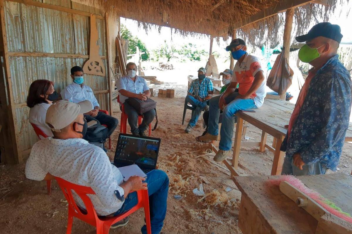 250 carpinterías tienen a Ciénaga de Oro sin madera