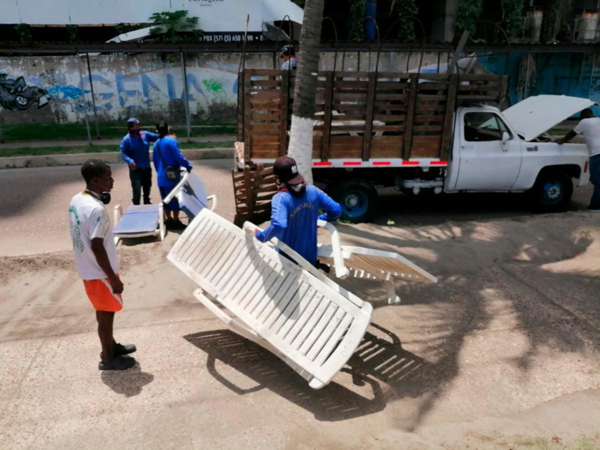 La actividad fue concertada entre los trabajadores de playas y la administración. // Foto: Óscar Díaz - El Universal.