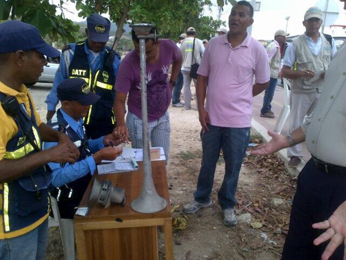 Estos son algunos de los artefactos que fueron decomisados en el operativo. CORTESÍA
