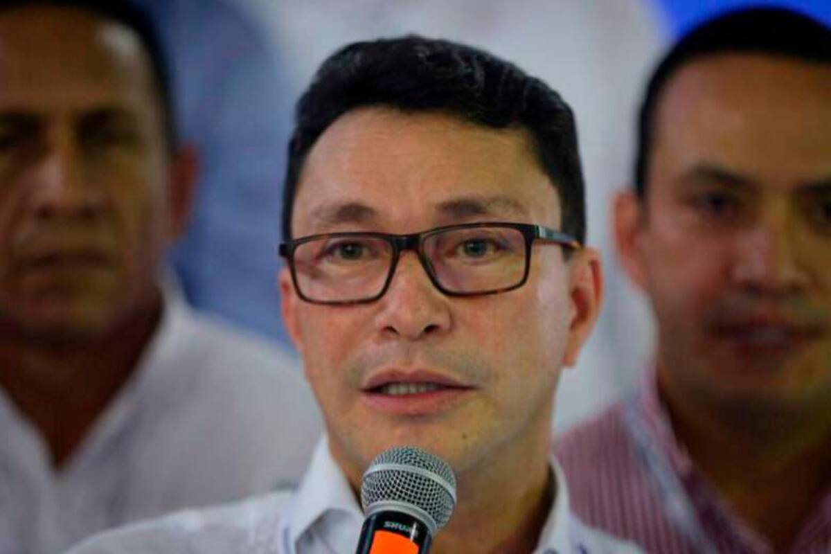 Investigarán a gobernador por presunta participación en política