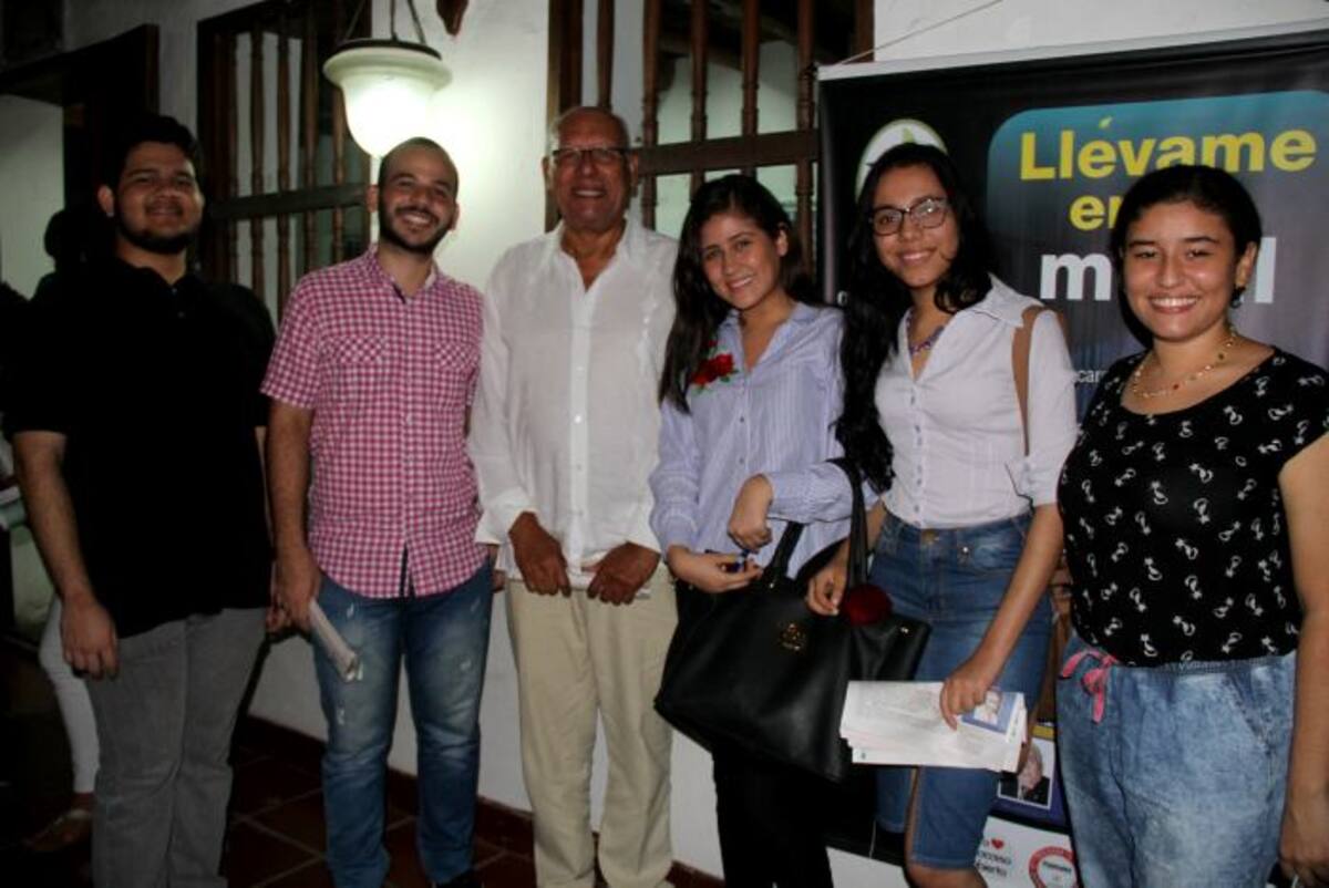 Jaime Benavides, Raúl Dávila, Raúl Vargas, Camila Buelvas, Estefanía Ordosgoitia y Katya Hernández. ZENIA VALDELAMAR