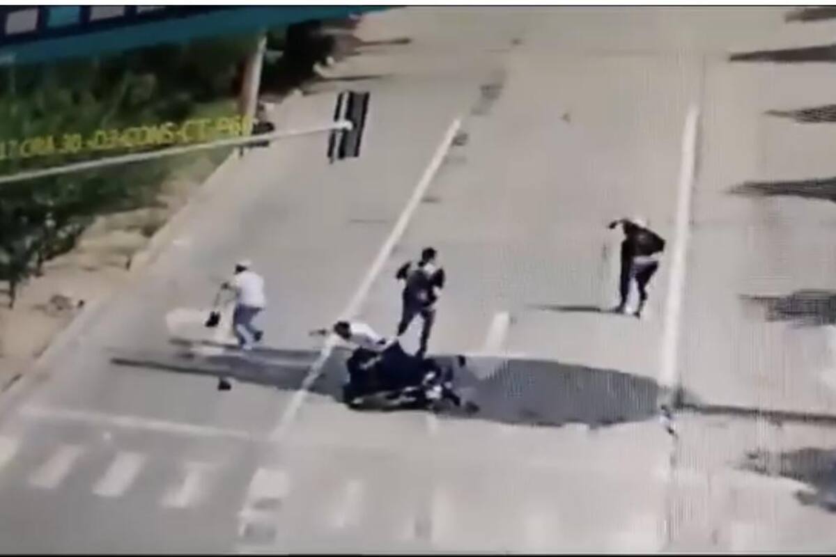 Video: Los tumban de la moto, los roban y luego enfrentan a los atracadores