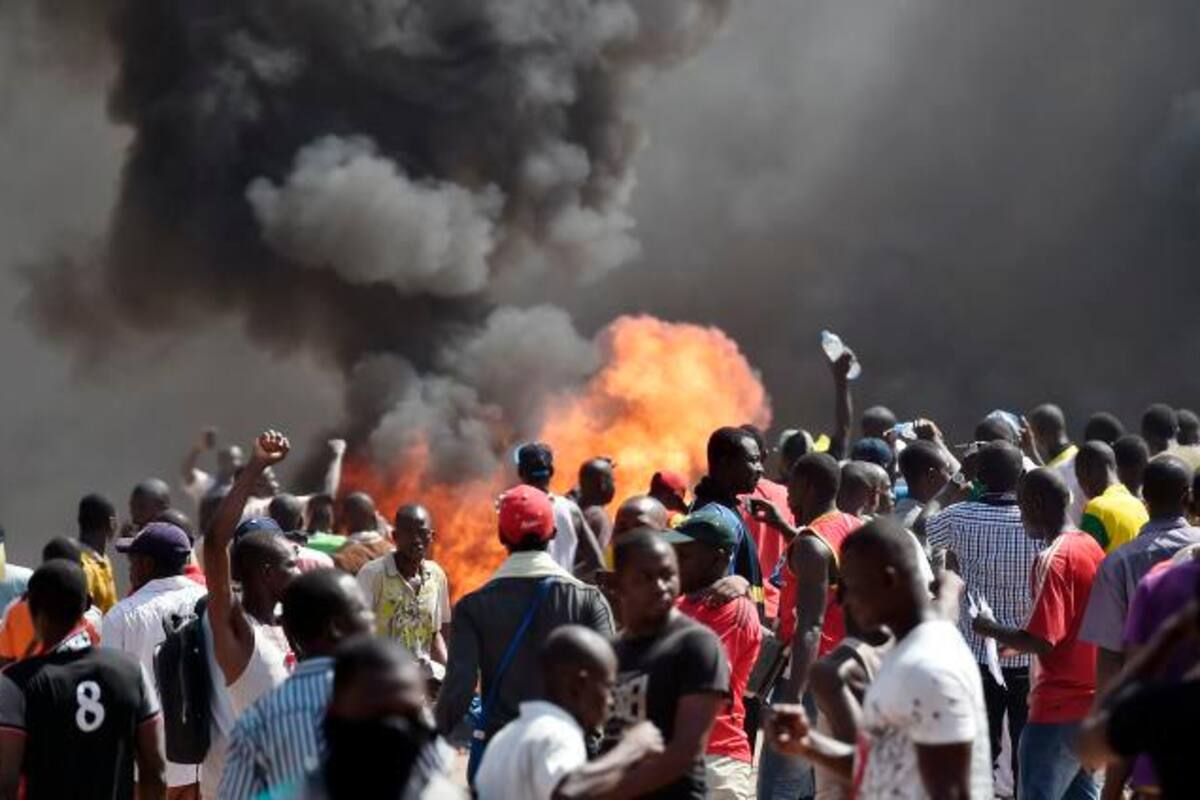 Mueren unas 100 personas en ataque armado en Burkina Faso