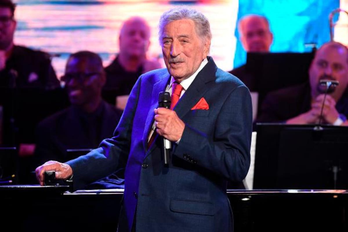 Tony Bennett se retira de los escenarios por consejo de los médicos