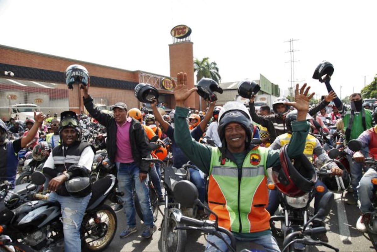 Los mototaxistas en Cartagena han hecho reiteradas protestas exigiendo que su labor sea reconocida oficialmente, argumentando el derecho al trabajo. Archivo - El Universal