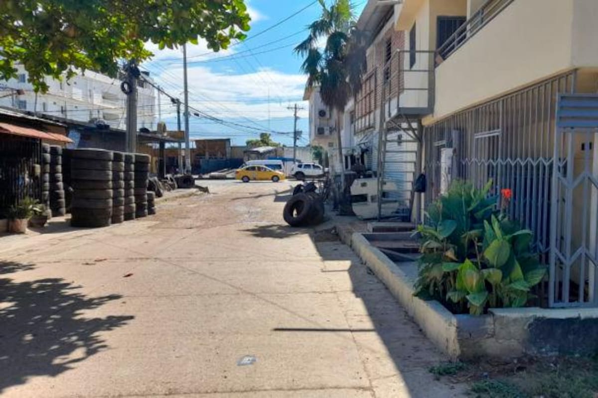 Bala perdida mató a hombre que bebía cerveza en la entrada de una casa