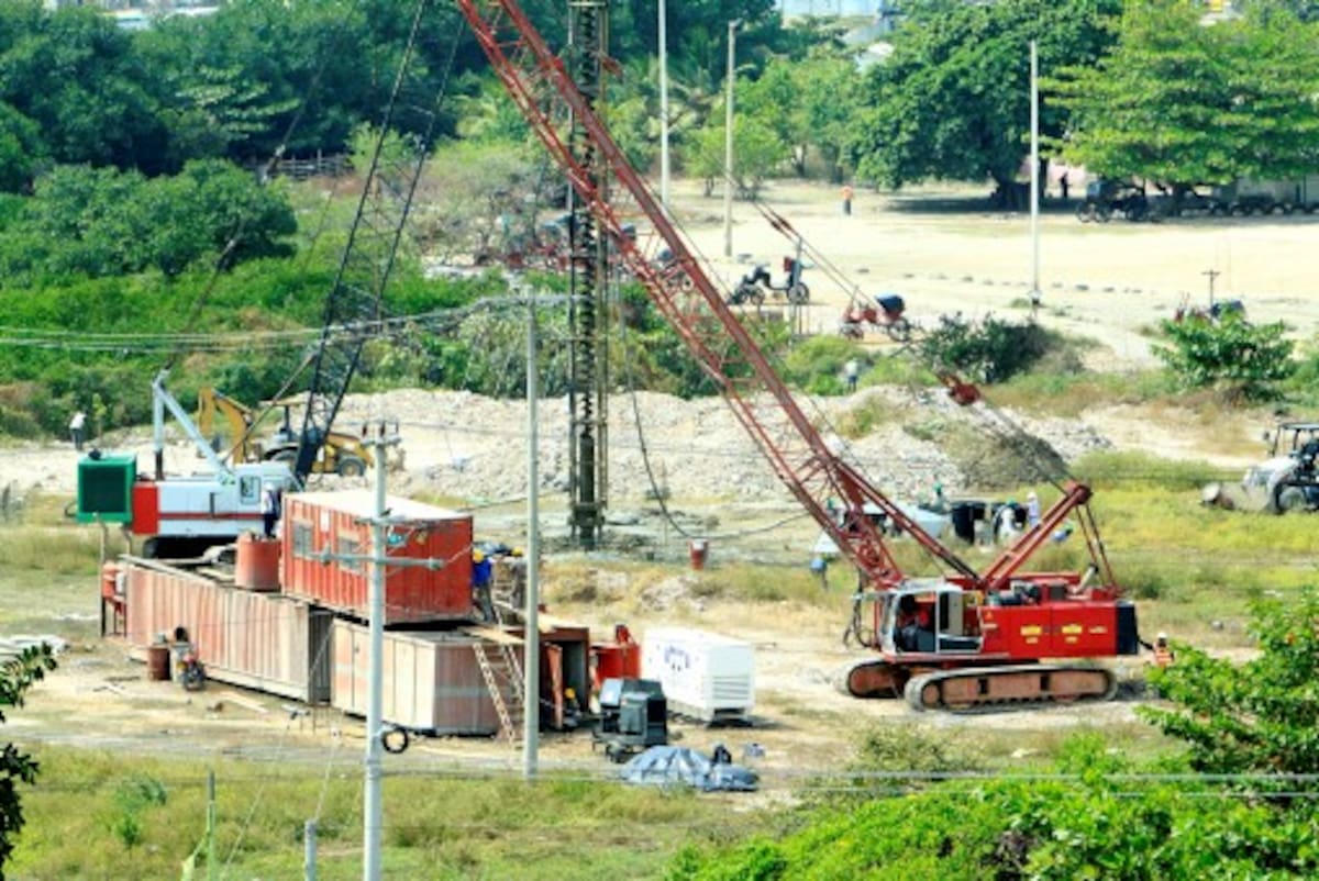 Inicio de obras del Mall Plaza El Castillo, en Chambacú. JULIO CASTAÑO / EL UNIVERSAL
