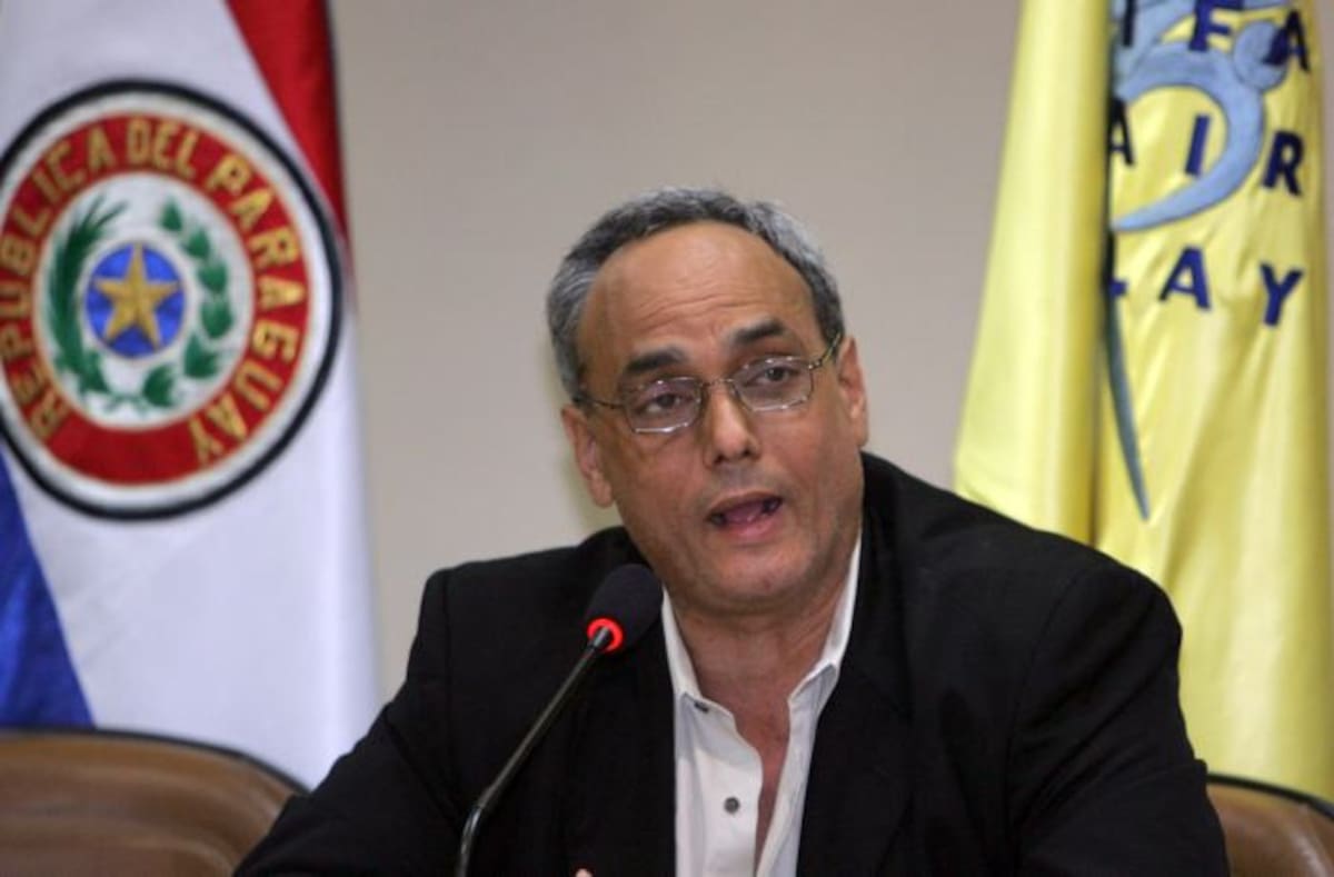 El expresidente de la Federación Peruana de Fútbol (FPF) Manuel Burga. EFE