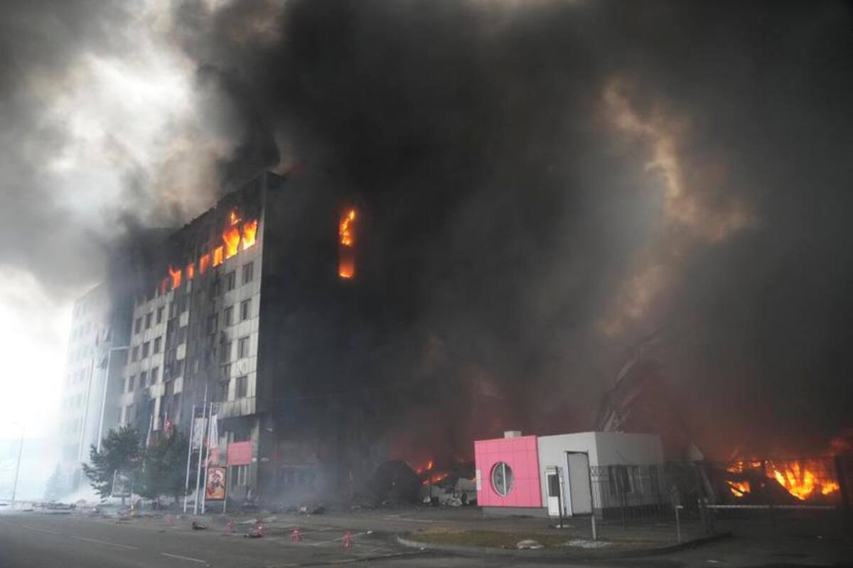Ucrania dice que incendio en central nuclear está “dentro de las normas”