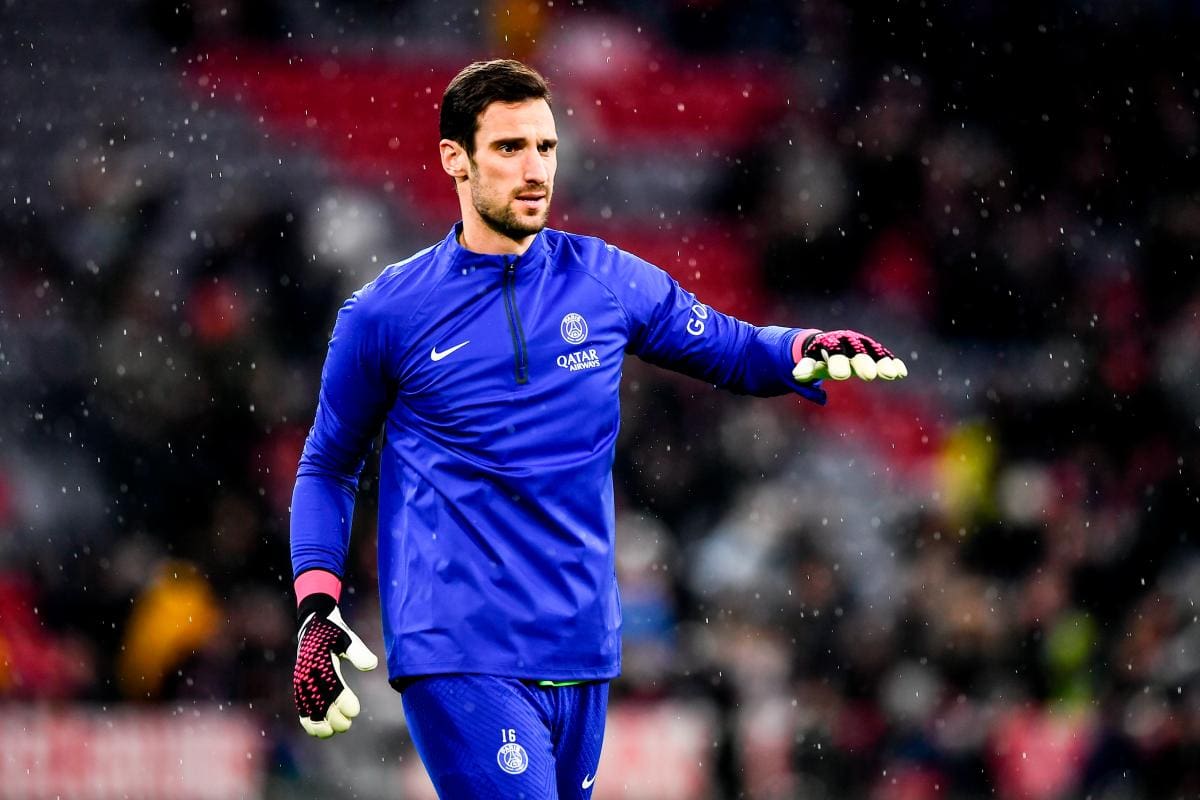 Así ha evolucionado Sergio Rico, jugador del PSG, tras accidente en caballo
