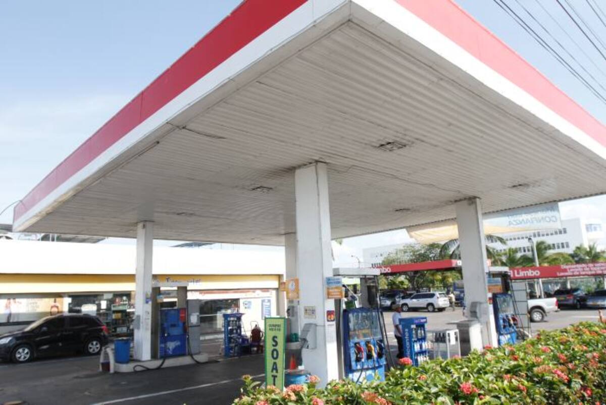 La estación de Servicio “El Limbo” lleva cerca de 48 años ubicada en ese punto de Bocagrande. Hoy, los predios deberán ser entregados a la Armada Nacional. // AROLDO MESTRE-EL UNIVERSAL