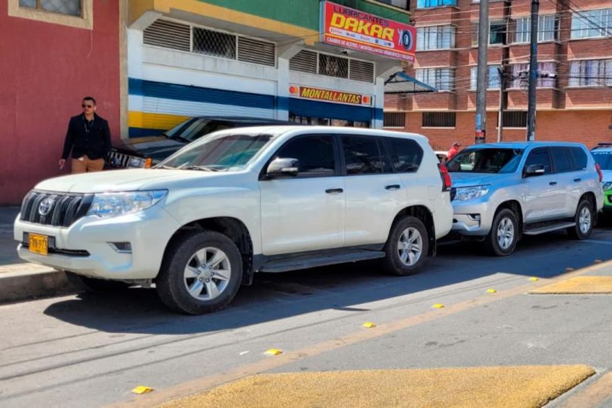 Roban 16 camionetas blindadas de la UNP en Bogotá