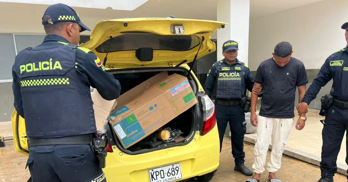 Iban en taxi con 22 kilos de marihuana y los capturo en flagrancia la Policía