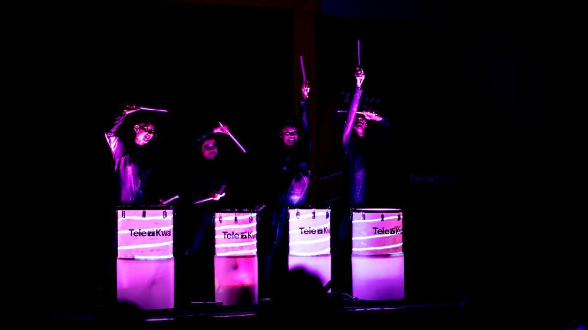 Hubo show de tambores durante el estreno de TeleKwai. // Foto: Cortesía