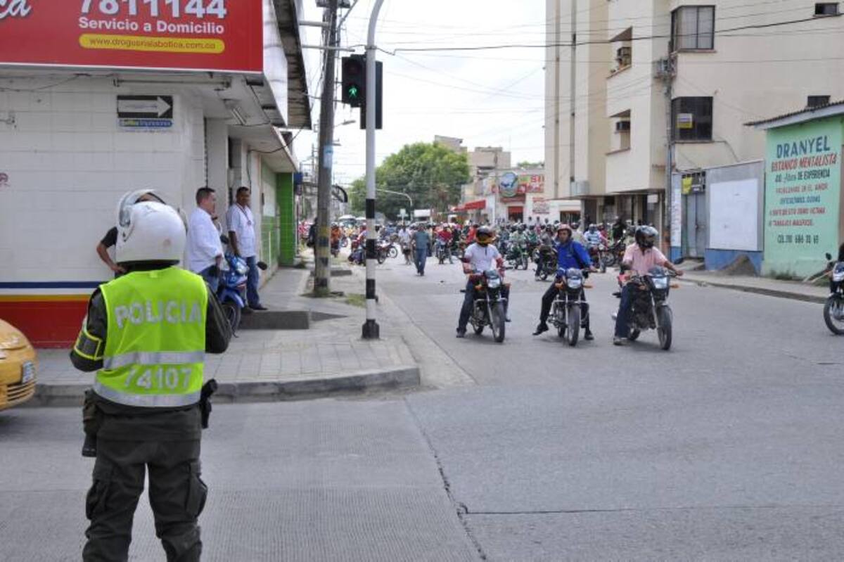 Los mototaxistas generaron disturbios en el centro de Montería. El Universal