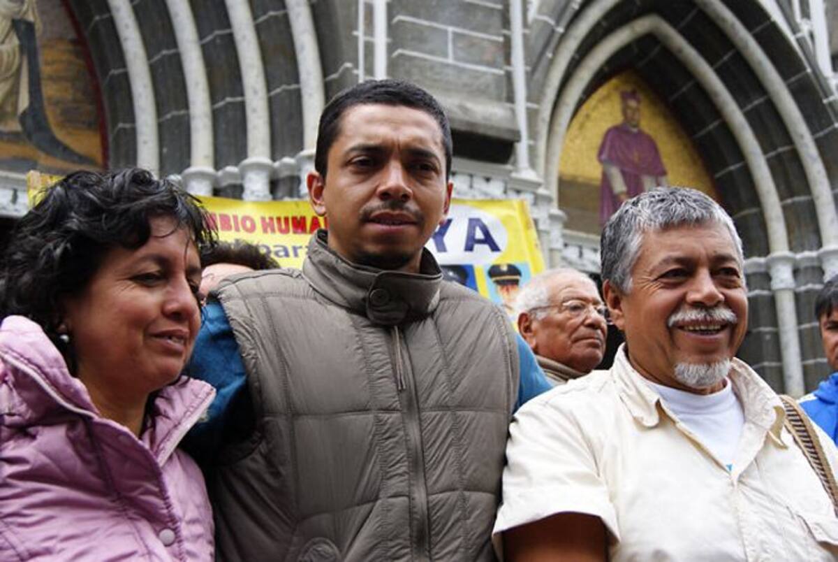 El padre de este sargento se hizo famoso por pedir la liberación de su hijo caminando el país. Colprensa
