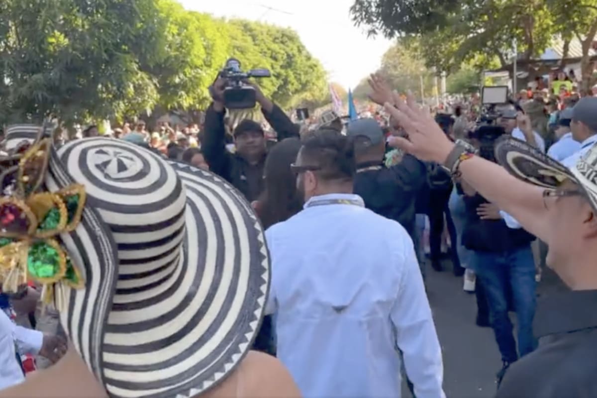 Gustavo Petro estuvo en el Carnaval del suroccidente en Barranquilla