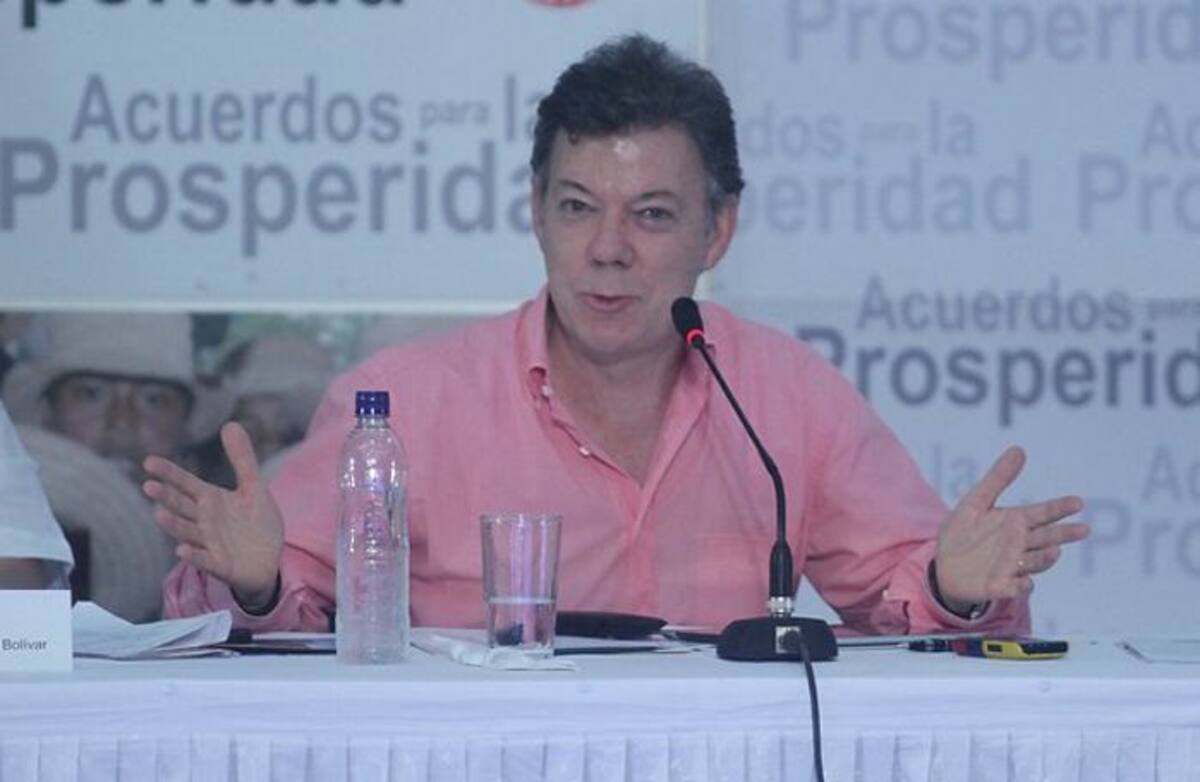 El presidente Juan Manuel Santos aseguró que su Gobierno garantizará la estabilidad jurídica a los inversionistas mineros a gran escala y reiteró que no apoyará cambios bruscos en la legislación que los perjudique. COLPRENSA