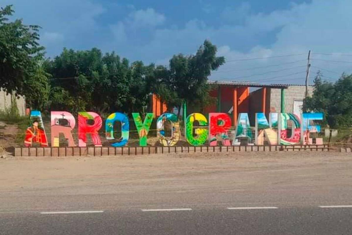 En Arroyo Grande los habitantes inauguraron letras de bienvenida