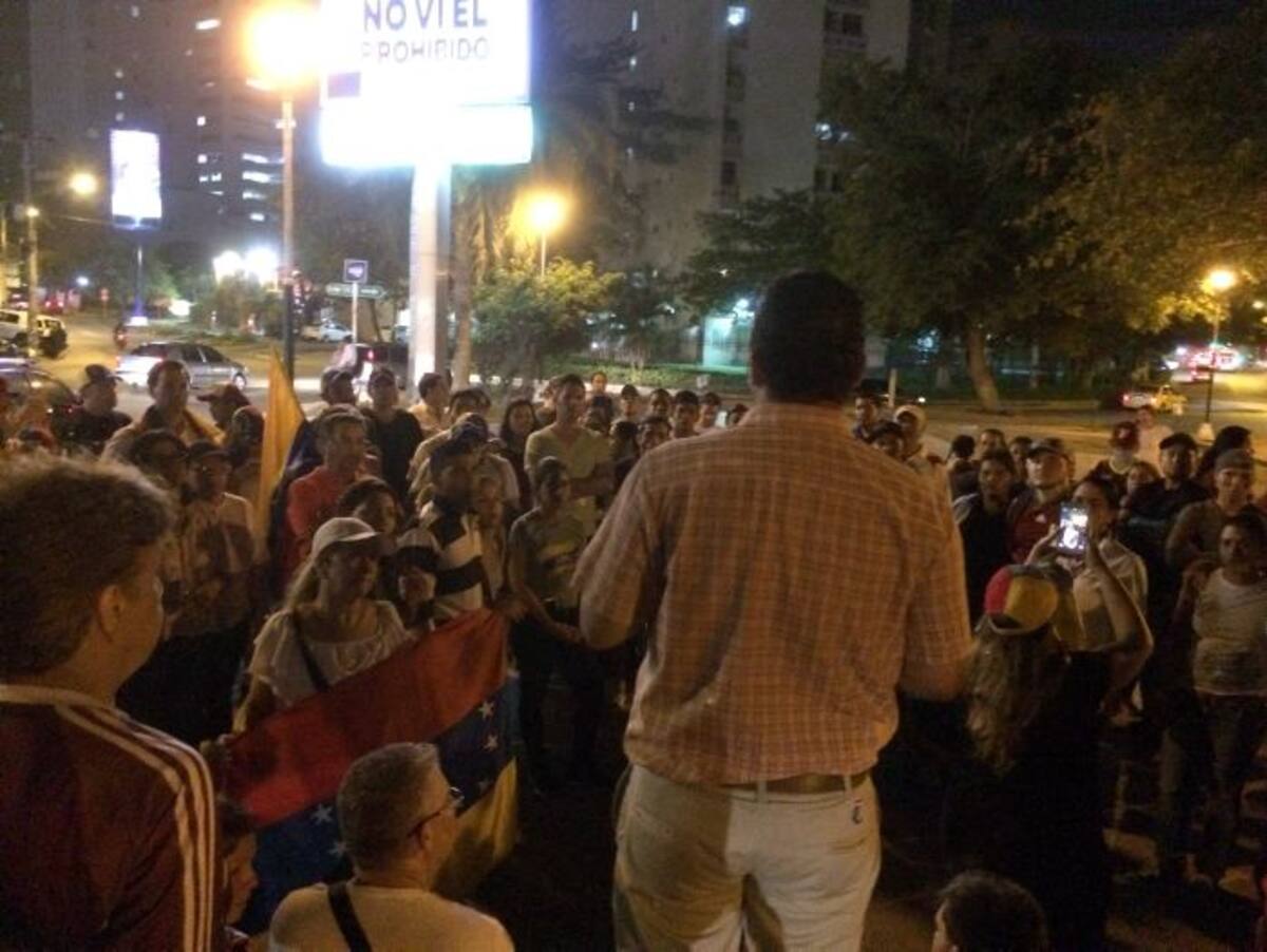 Los manifestantes no dejaron de cantar frases en contra del actual gobierno venezolano. Cortesía.