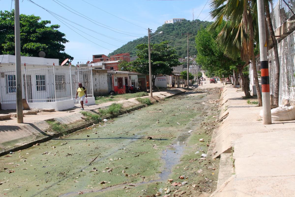 La calle 43 del barrio La María está en pésimas condiciones