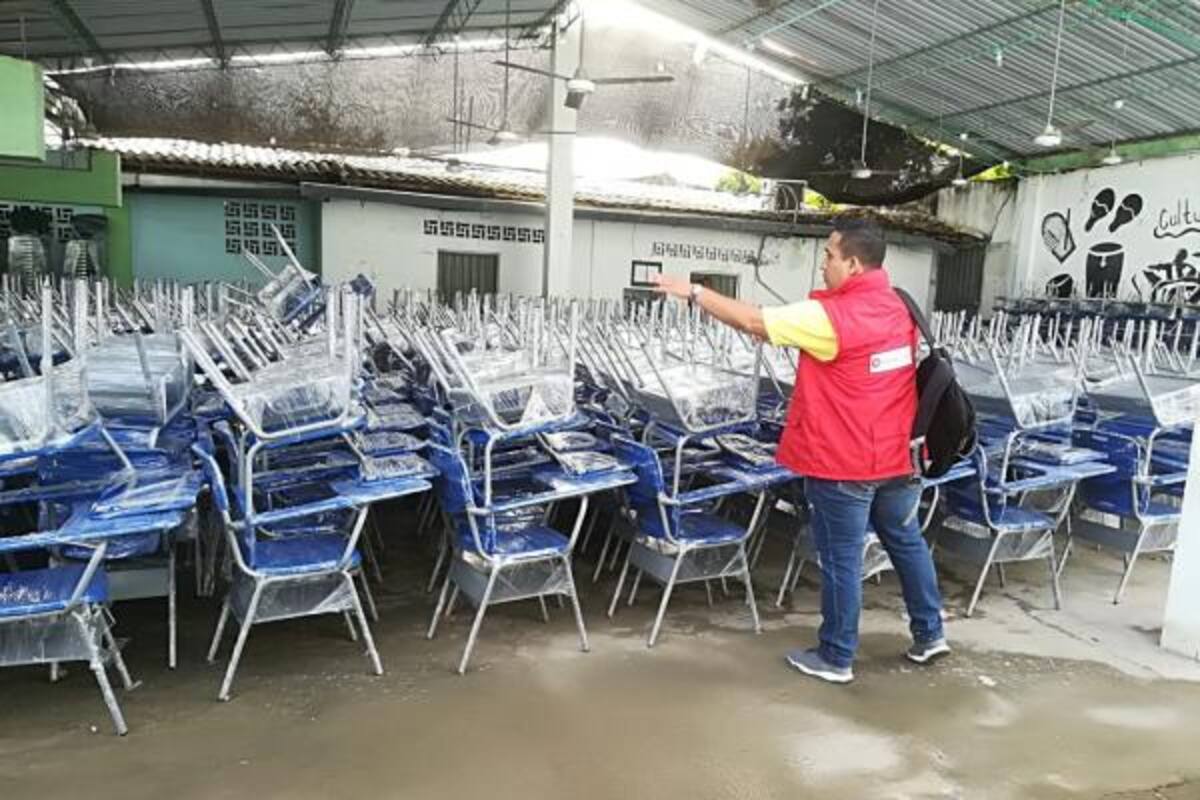 Escuelas de Morales recibieron dotación