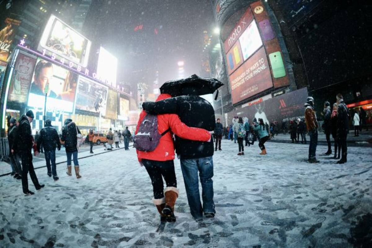 Se pronostican más de 20 centímetros de nieve y vientos helados superiores a los 50 kilómetros por hora en Nueva York. AFP DON EMMERT