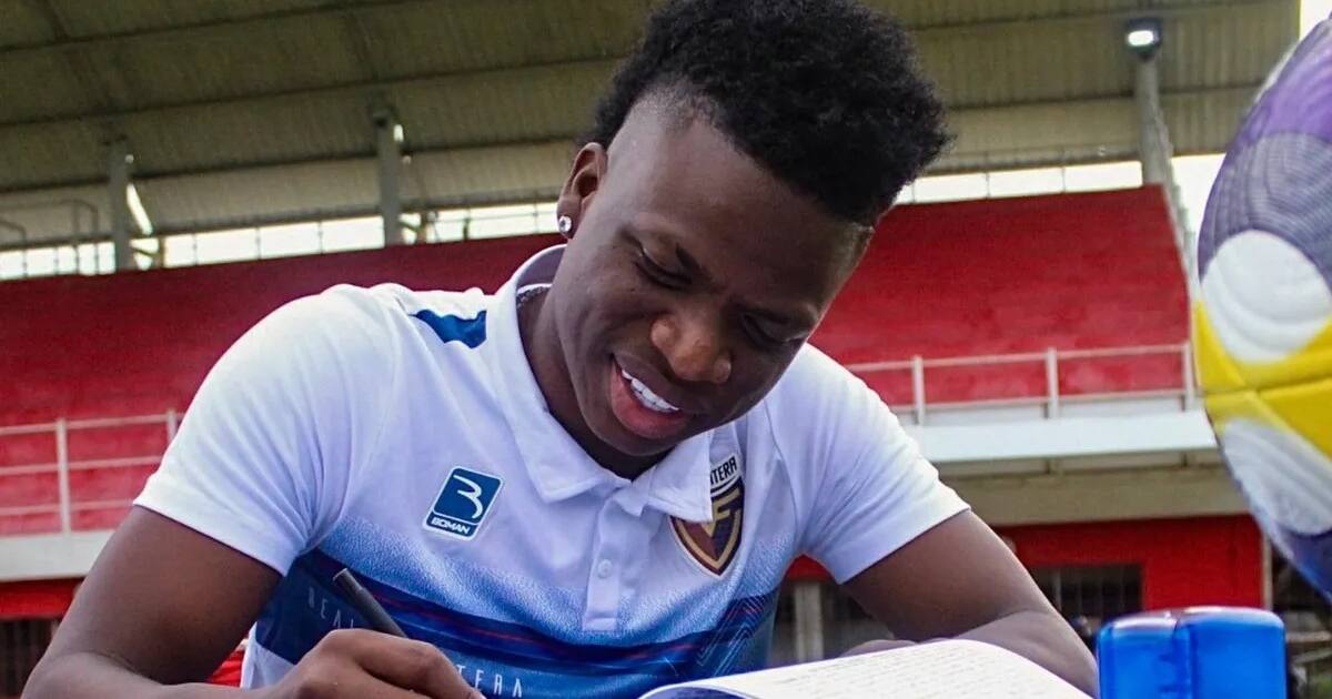 Vinicius, el influencer colombiano, firmó con un equipo profesional