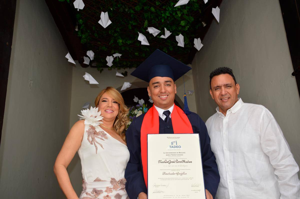 Raquel Muñoz, Nicolás Lora y Gabriel Lora.