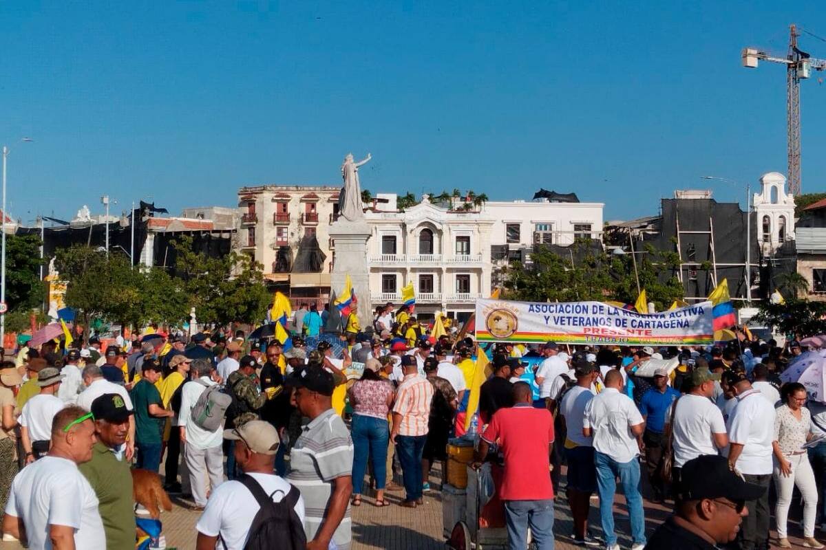 Fotos: Reservas militares protestan en Cartagena en contra del Gobierno Petro