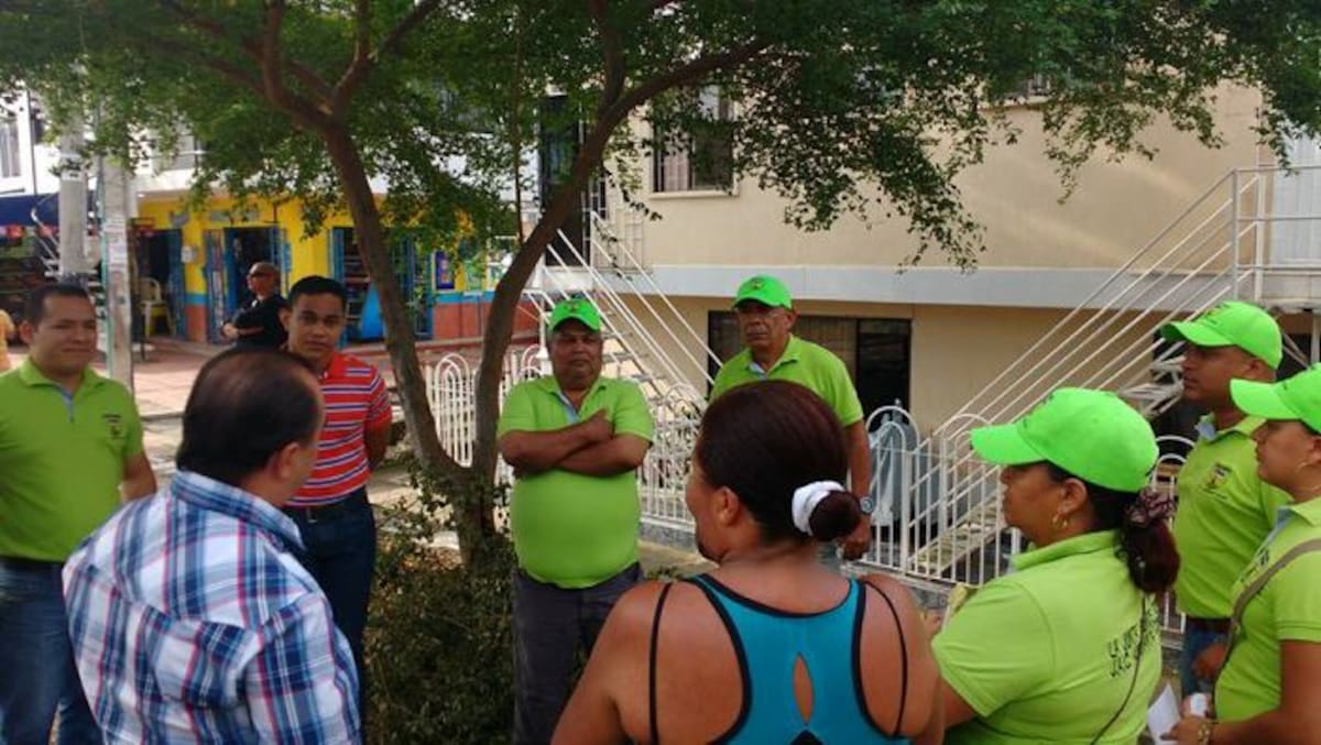 El gerente de Corvivienda, William García Tirado, en diálogo con la comunidad. //Cortesía.