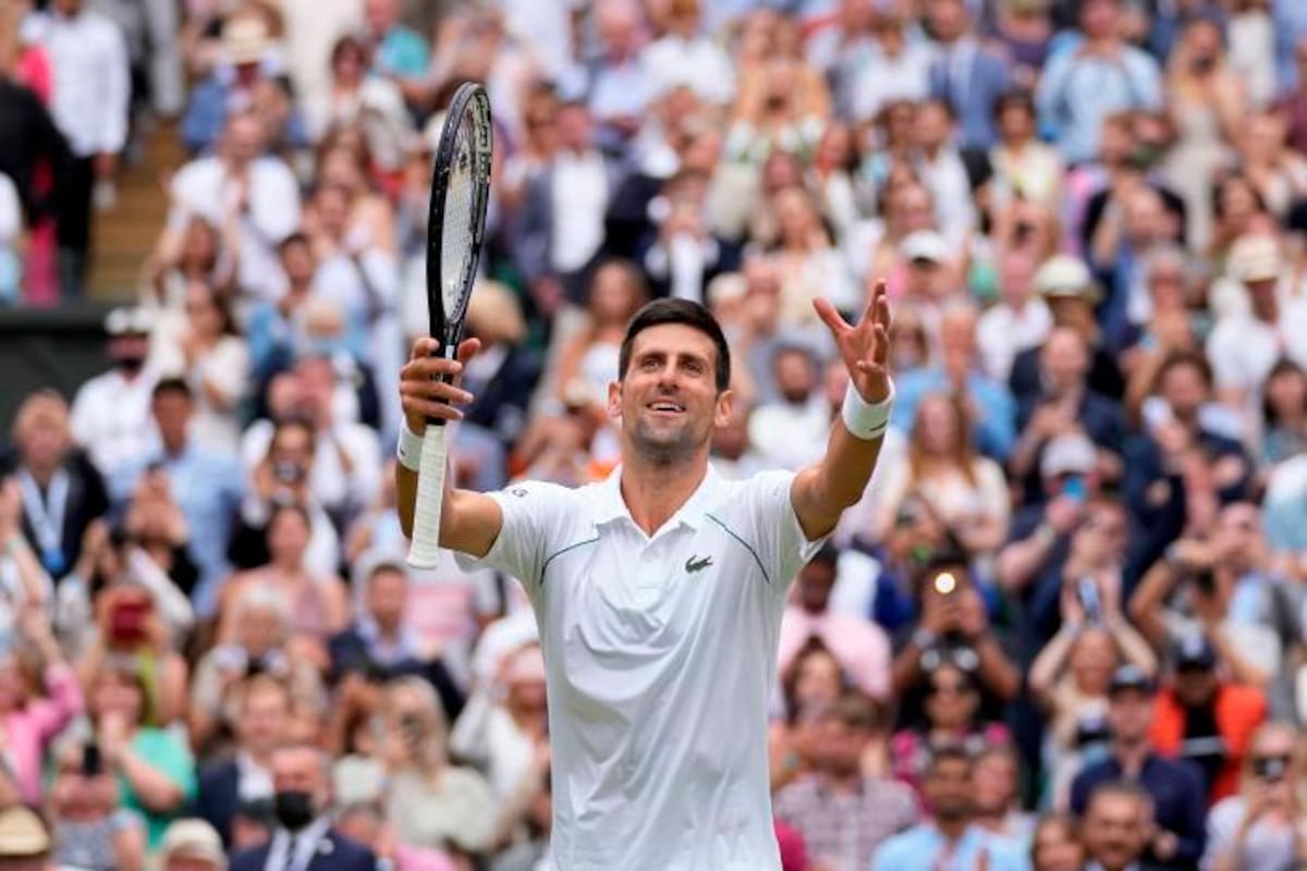 Djokovic pasa fiesta religiosa ortodoxa retenido en Australia