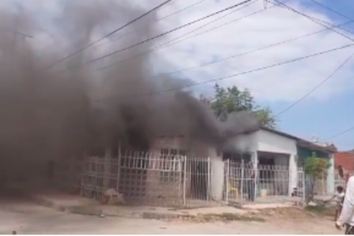 Video: Fuerte incendio dejó 5 afectados en Olaya, dos niños entre ellos