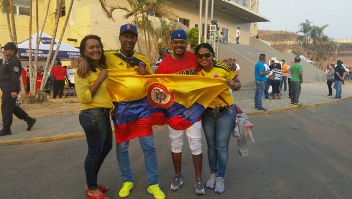 Colombianos apoyando a la Selección Colombia de béisbol en la eliminatoria al Clásico Mundial.