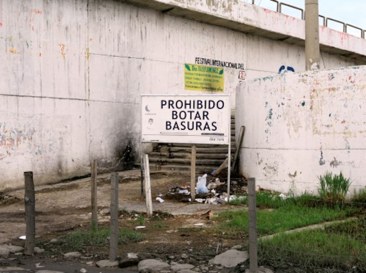 El gerente de Transcaribe, Enrique Chartuni, dice que se están revisando los diseños y que una vez se tome una decisión será comunicada a la opinión pública. AROLDO MESTRE - EL UNIVERSAL