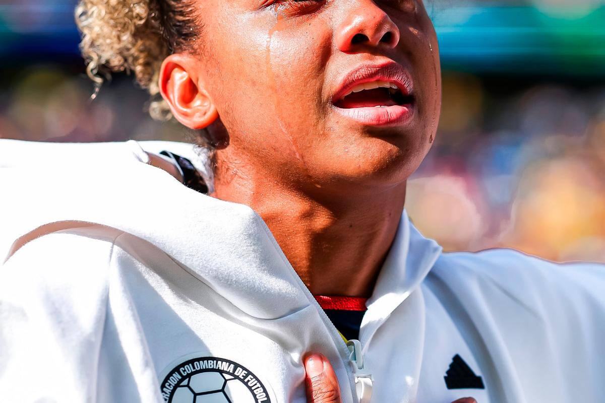 La razón del llanto de Jorelyn Carabalí cantando el himno nacional