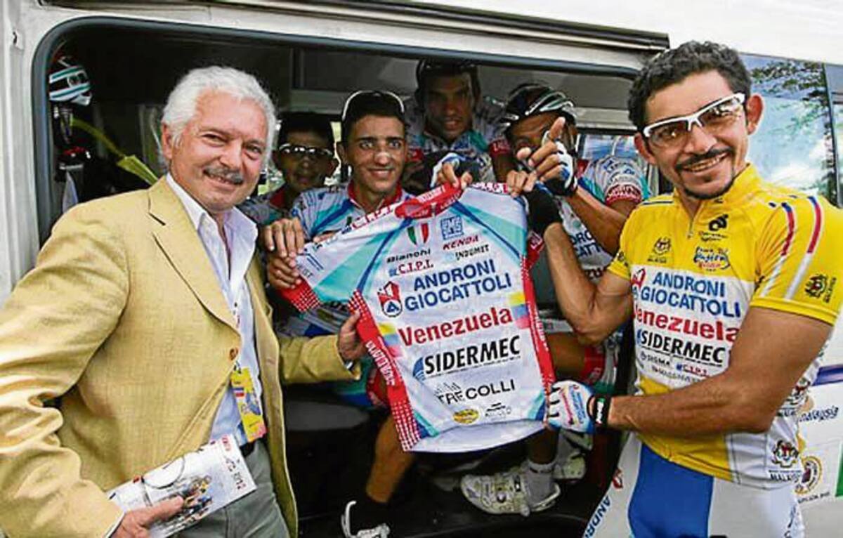 FOTO/ CORTESÍA. José Rodolfo Serpa Pérez, del conjunto Androni Giocattoli, por segunda vez rey del Tour de Langkawi. FOTO/ CORTESÍA.