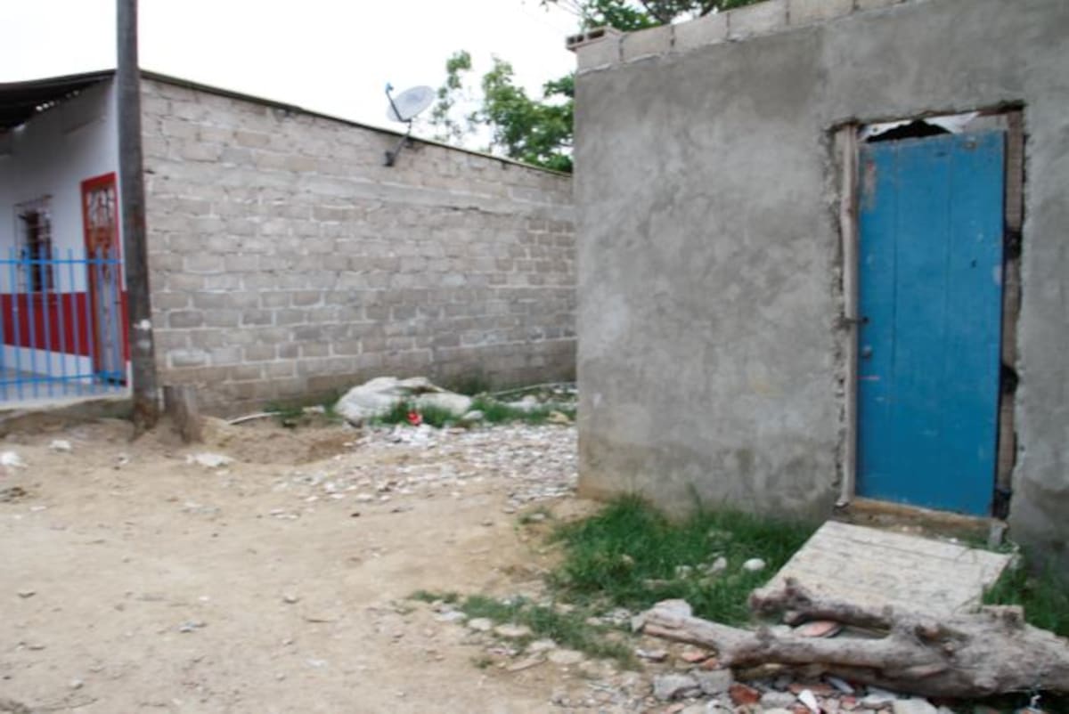 Al menor lo balearon en el sector Isla de León, en el barrio El Pozón. Estaba en una esquina, a solo unos pasos de su casa, cuando lo agredió un hombre.