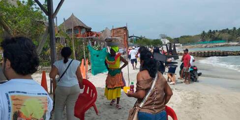 ¿Qué pasó con el desalojo en una atractiva playa de Tierrabomba?