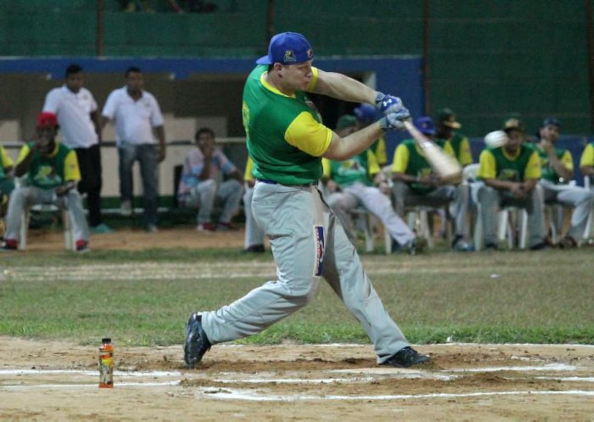 El norteamericano Matt Oberstie fue el mejor jonrnero del derby que se realizó anoche en Sincelejo. Manuel Santiago Pérez